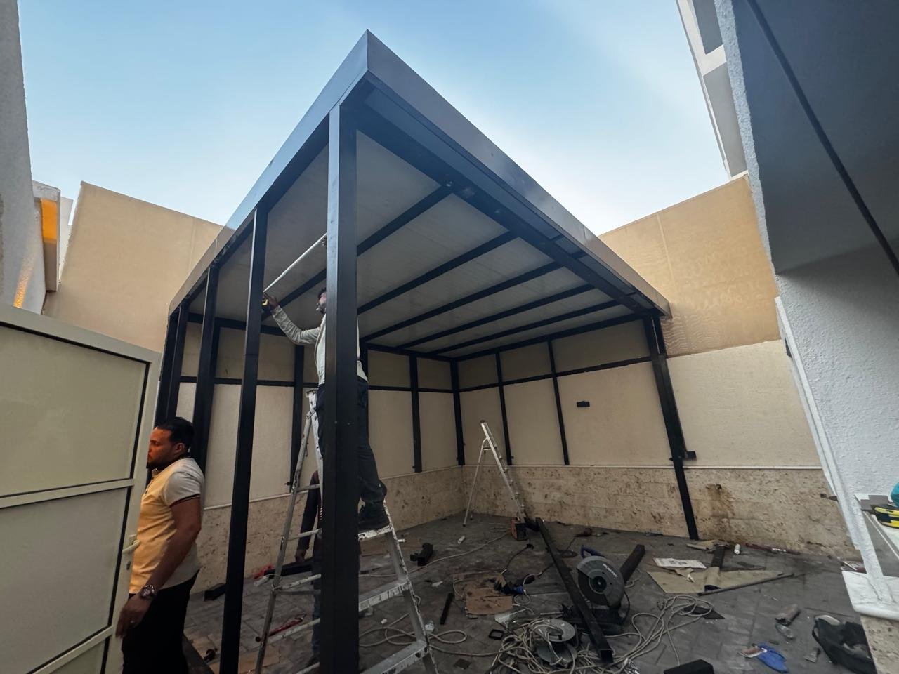 ملاحق خارجية للمنازل شركة بناء سندوتش بنل في السعودية